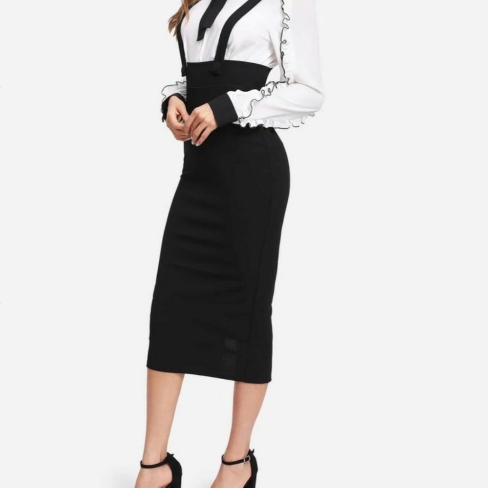 Long pencil skirt with adjustable suspenders